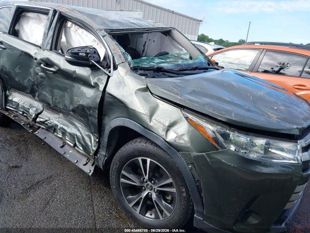 2018 TOYOTA HIGHLANDER LE 6