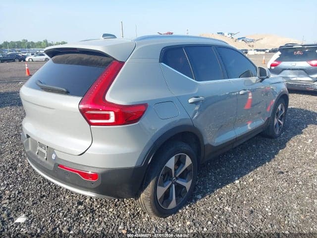 2025 VOLVO XC40 B5 CORE BRIGHT THEME 4