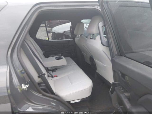 2025 TOYOTA 4RUNNER SR5 8
