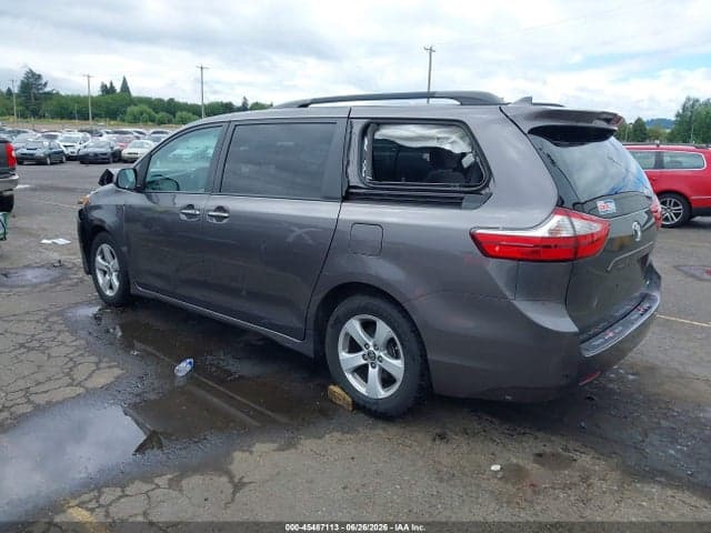 2019 TOYOTA SIENNA LE 8 PASSENGER 3