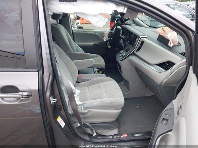 2019 TOYOTA SIENNA LE 8 PASSENGER 5