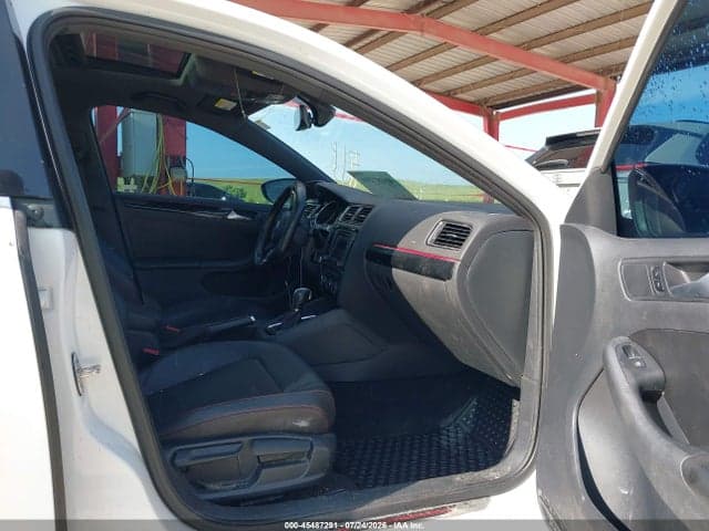 2017 VOLKSWAGEN JETTA GLI 5