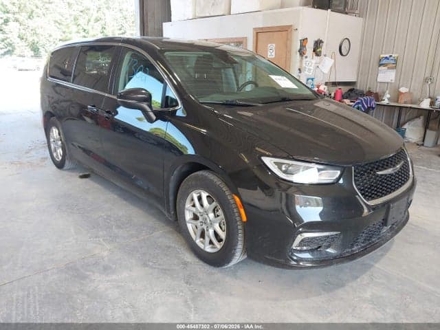 2023 CHRYSLER PACIFICA TOURING L 1