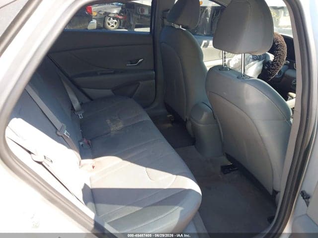 2021 HYUNDAI ELANTRA SE 8