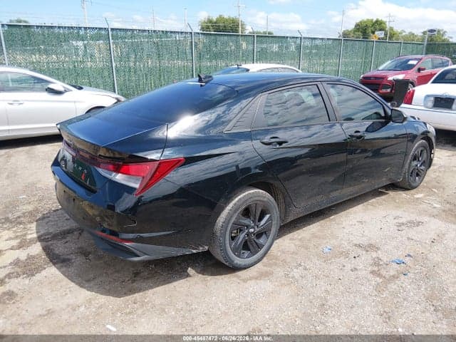 2021 HYUNDAI ELANTRA SEL 4