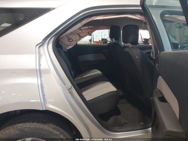2017 CHEVROLET EQUINOX LS 8