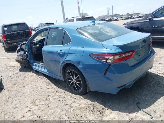 2024 TOYOTA CAMRY SE 3