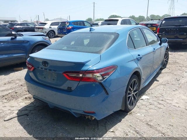 2024 TOYOTA CAMRY SE 4