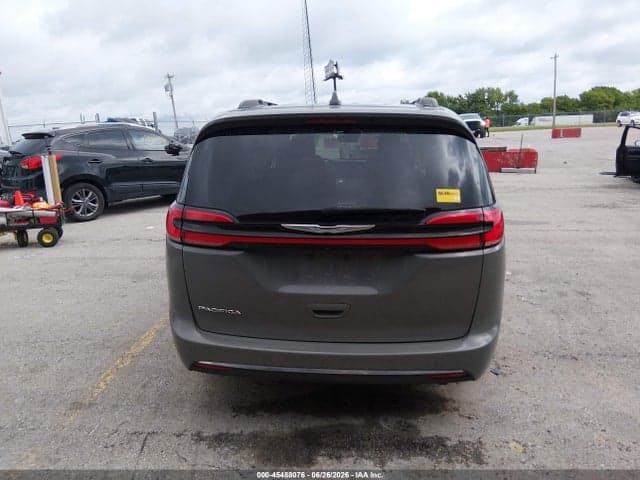 2022 CHRYSLER PACIFICA TOURING L 16