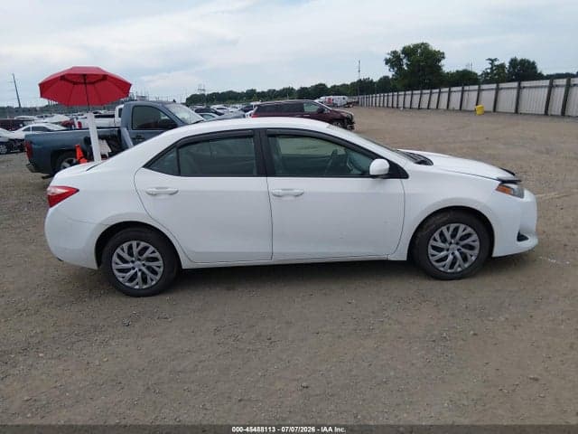 2017 TOYOTA COROLLA LE 13