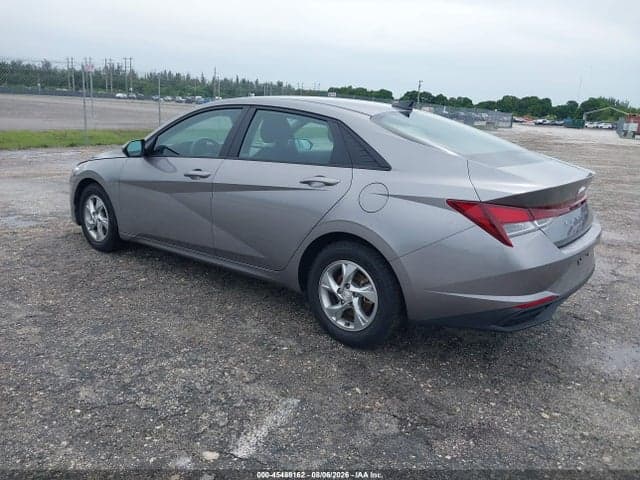 2023 HYUNDAI ELANTRA SE 3