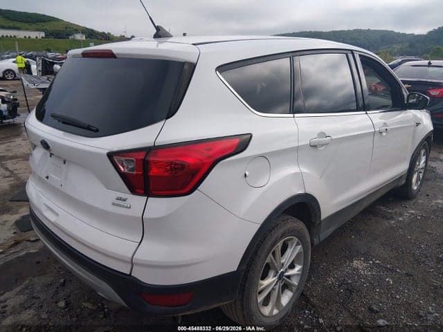 2019 FORD ESCAPE SE 4