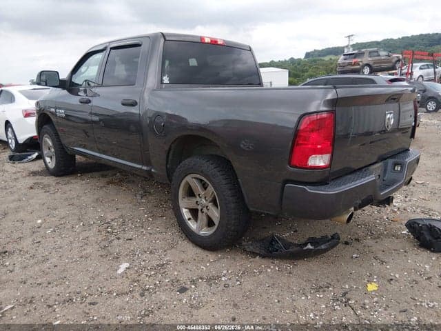 2018 RAM 1500 EXPRESS 4X4 5'7 BOX 3
