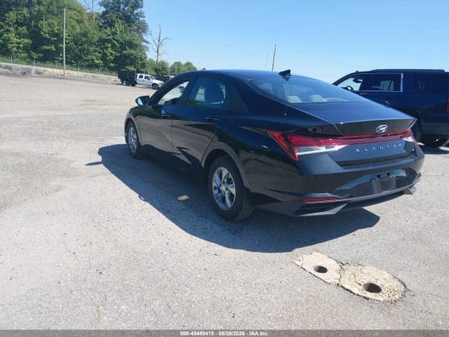 2021 HYUNDAI ELANTRA SE 3