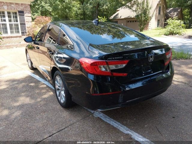 2018 HONDA ACCORD LX 3