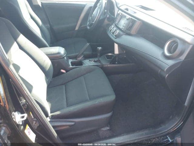 2018 TOYOTA RAV4 LE 5