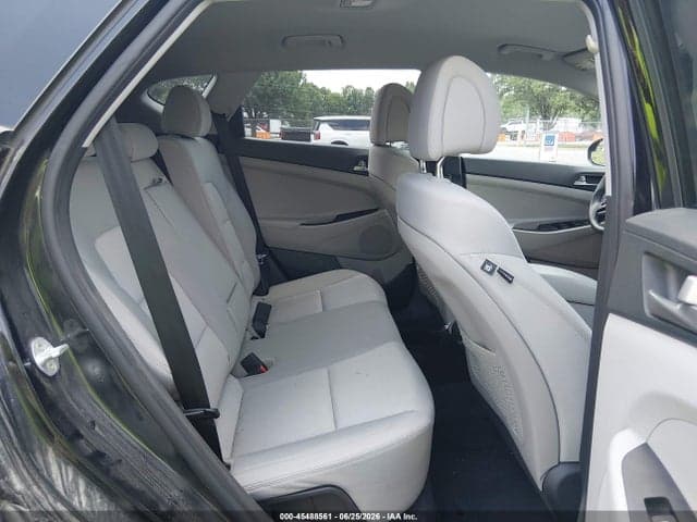 2018 HYUNDAI TUCSON SE 8