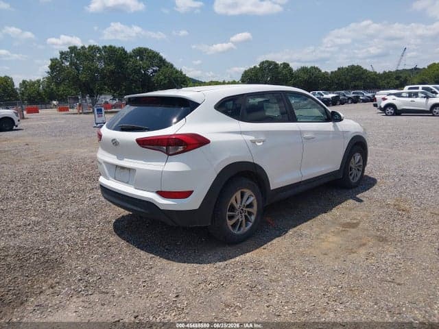 2018 HYUNDAI TUCSON SE 4