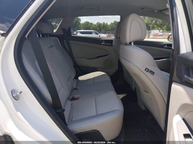2018 HYUNDAI TUCSON SE 8