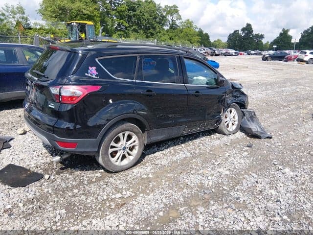 2017 FORD ESCAPE SE 4