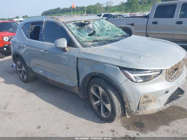 2025 VOLVO XC40 B5 PLUS BRIGHT THEME - 1
