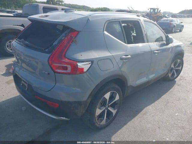 2025 VOLVO XC40 B5 PLUS BRIGHT THEME 4