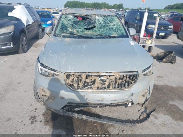 2025 VOLVO XC40 B5 PLUS BRIGHT THEME 6