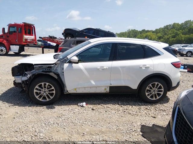 2021 FORD ESCAPE SE 14