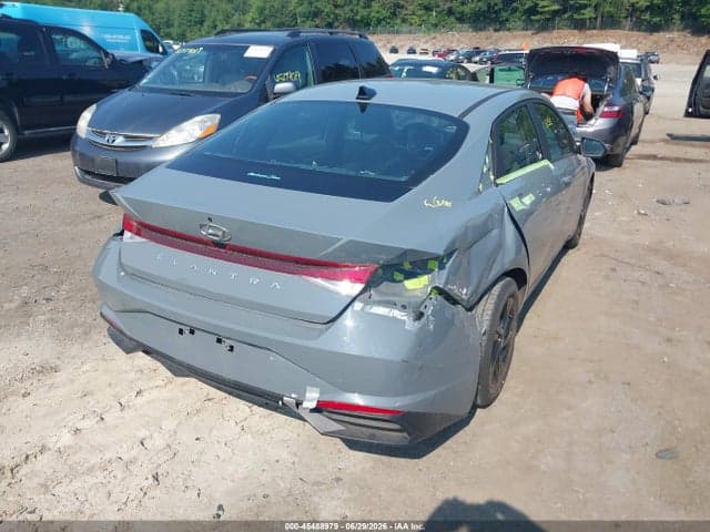 2022 HYUNDAI ELANTRA SEL 4