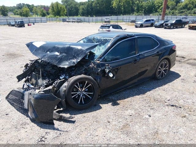 2018 TOYOTA CAMRY SE 2