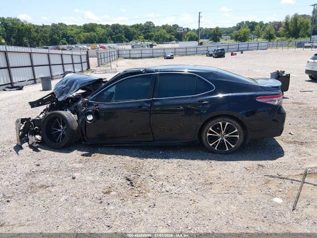 2018 TOYOTA CAMRY SE 12