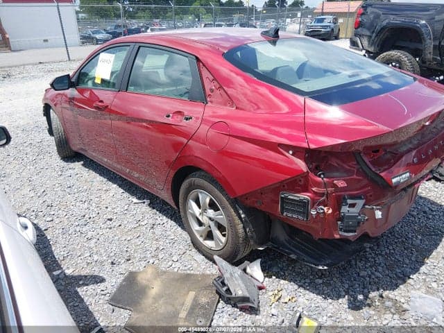 2023 HYUNDAI ELANTRA SE 3