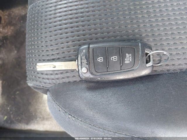 2021 HYUNDAI SANTA FE SE 11