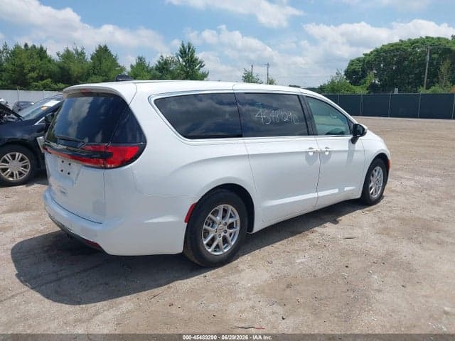 2023 CHRYSLER PACIFICA TOURING L 4