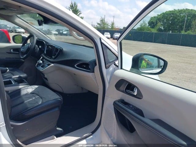 2023 CHRYSLER PACIFICA TOURING L 5