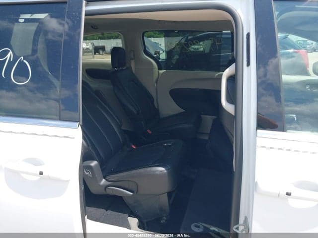 2023 CHRYSLER PACIFICA TOURING L 8
