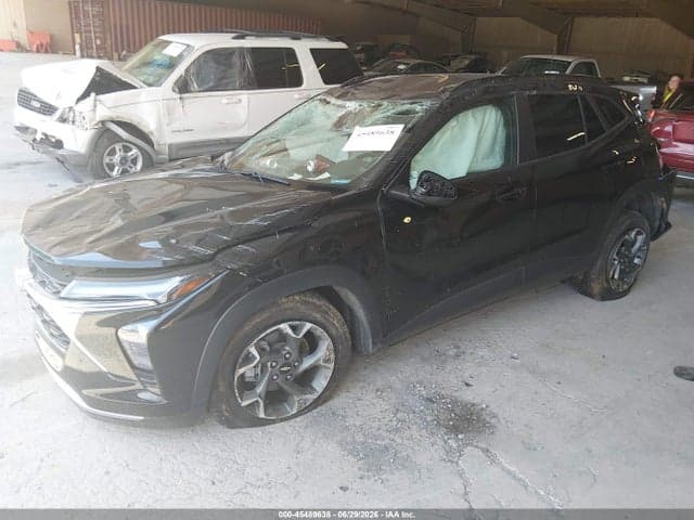 2025 CHEVROLET TRAX FWD LT 2