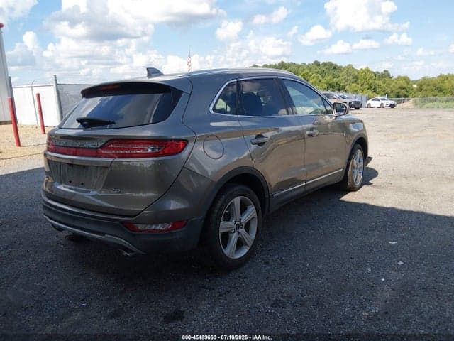 2017 LINCOLN MKC PREMIERE 4