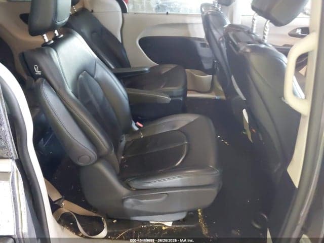 2021 CHRYSLER PACIFICA HYBRID TOURING L 8