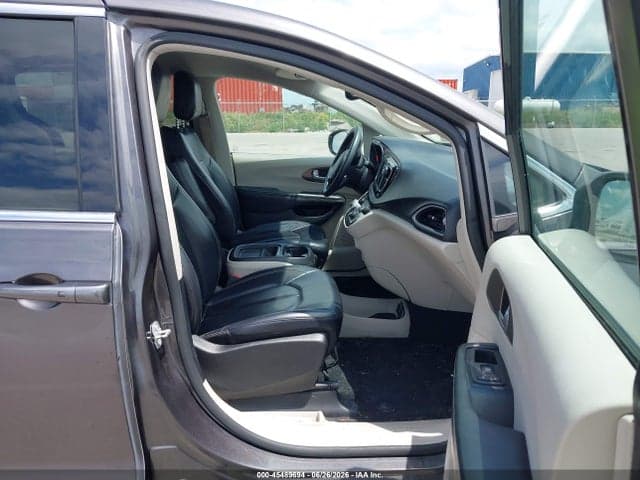 2020 CHRYSLER VOYAGER LXI 5