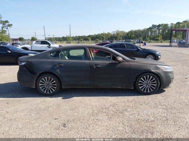 2017 KIA CADENZA PREMIUM 13
