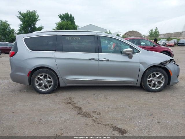2017 CHRYSLER PACIFICA LIMITED 13