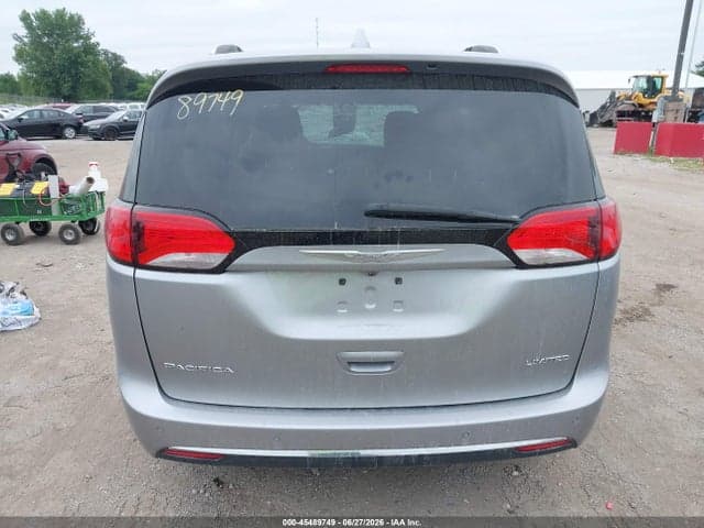 2017 CHRYSLER PACIFICA LIMITED 16