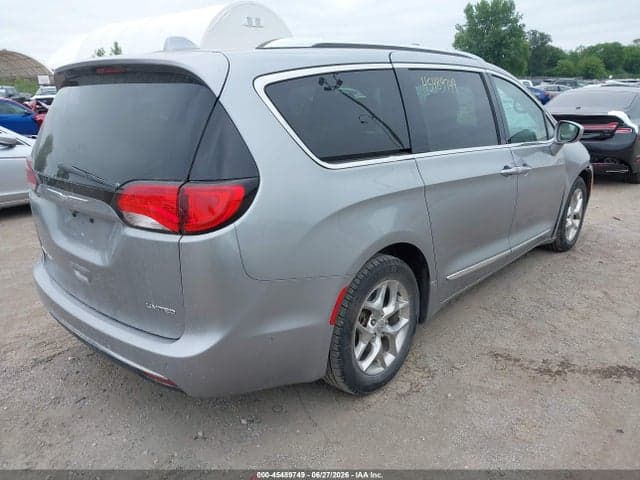 2017 CHRYSLER PACIFICA LIMITED 4