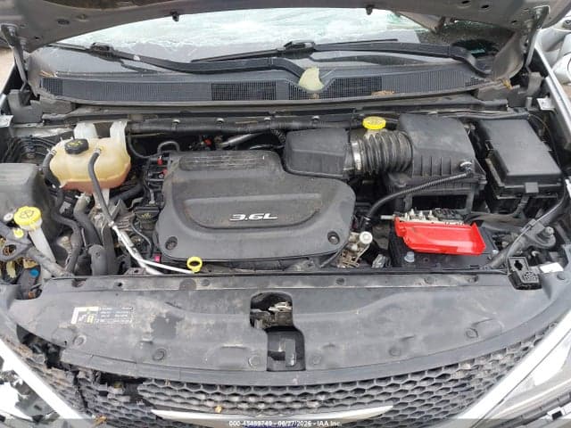 2017 CHRYSLER PACIFICA LIMITED 10