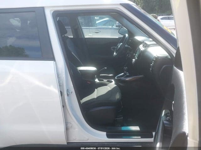 2019 KIA SOUL + 5