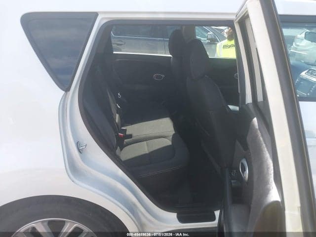 2019 KIA SOUL + 8