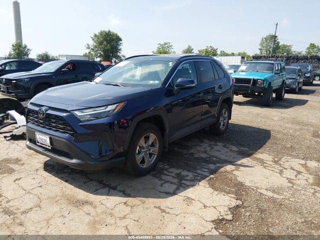 2025 TOYOTA RAV4 XLE 2