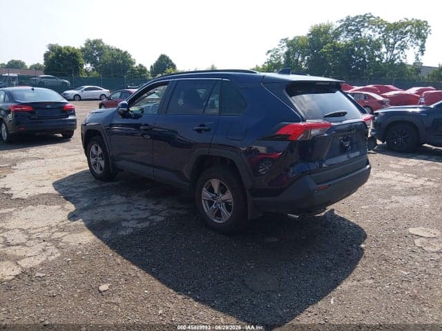 2025 TOYOTA RAV4 XLE 3