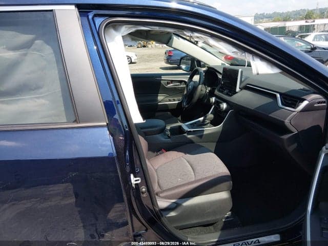 2025 TOYOTA RAV4 XLE 5